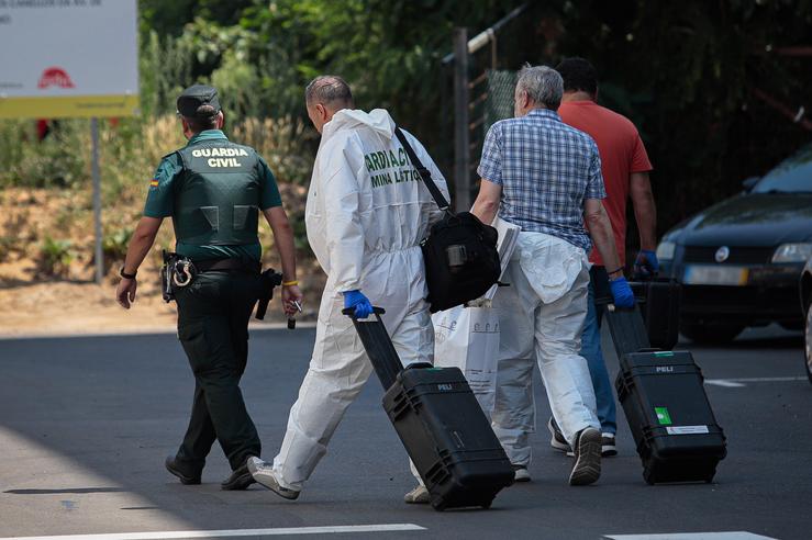 Varios axentes da Garda Civil traballan no lugar do suceso, a 1 de agosto de 2025, no Porriño, Pontevedra, Galicia (España).. Adrián Irago - Europa Press / Europa Press