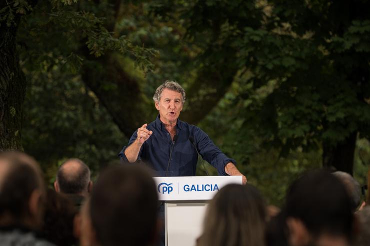 O presidente do Partido Popular, Alberto Núñez Feijóo, intervén durante a inauguración do curso político do PP, na Carballeira de San Xusto, a 31 de agosto de 2025, en Cerdedo-Cotobade, Pontevedra. Elena Fernández - Europa Press / Europa Press