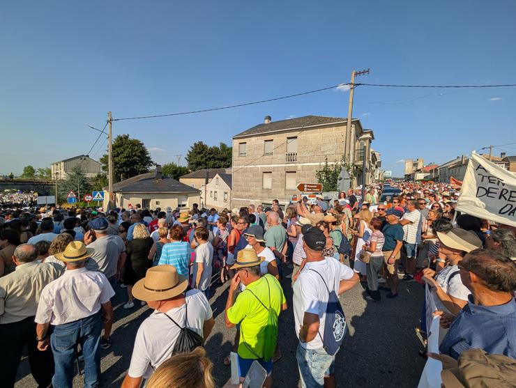 Manifestación na Gudiña. DEREITO AO TREN 