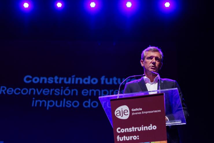 O presidente da Xunta de Galicia, Alfonso Rueda, participa na clausura do Congreso anual de AJE Galicia, en Ferrol 