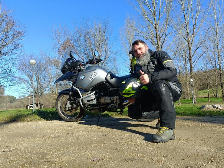 Fran Lorenzo coa súa moto 
