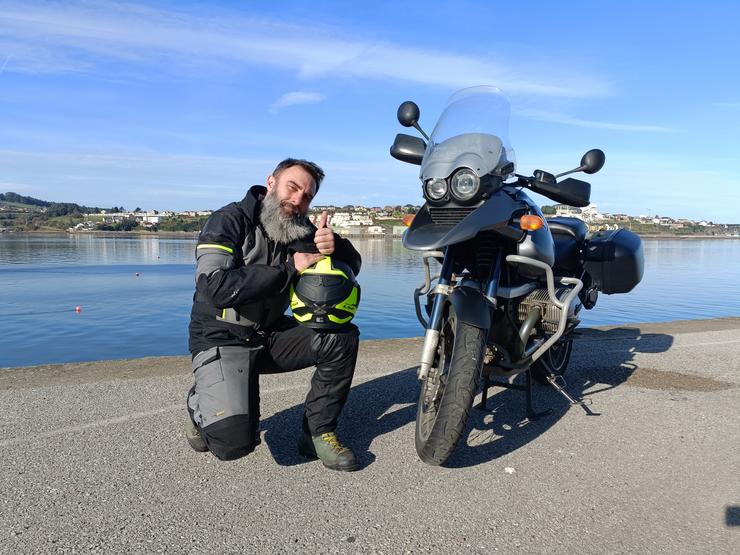 Fran Lorenzo coa súa moto 