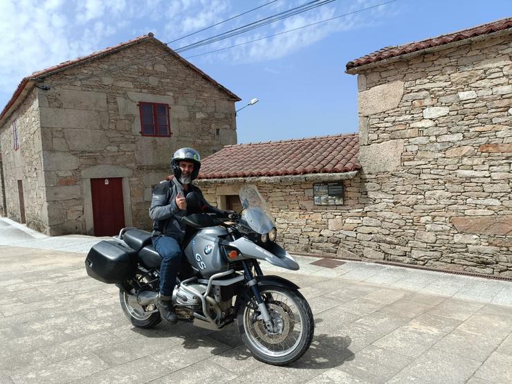 Fran Lorenzo coa súa moto 